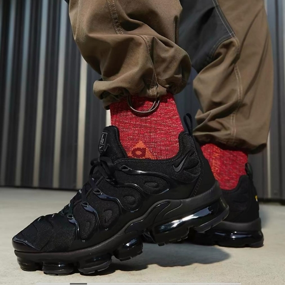 Nike Air Vapormax Plus Triple Black - Picture 7 of 10